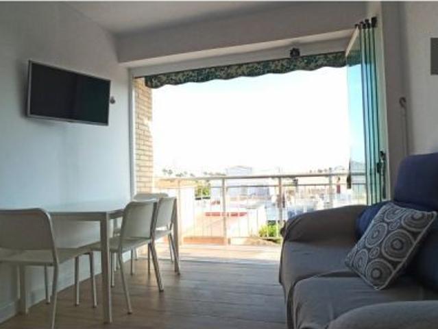 Se alquila piso de 2 habitaciones en Pilar de la Horadada, se admiten mascotas