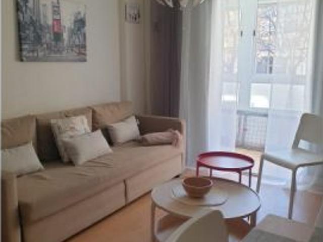 Se alquila piso de 2 habitaciones en Pilar, ideal para profesionales