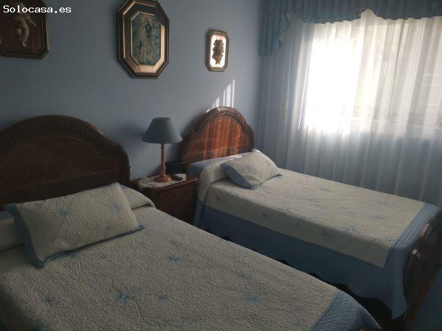 SE ALQUILA PISO DE 2 HABITACIONES EN RIBEIRA