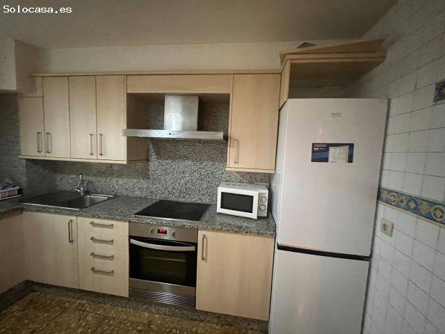 SE ALQUILA PISO DE 4 HABITACIONES A ESTUDIANTES EN EL ENSANCHE