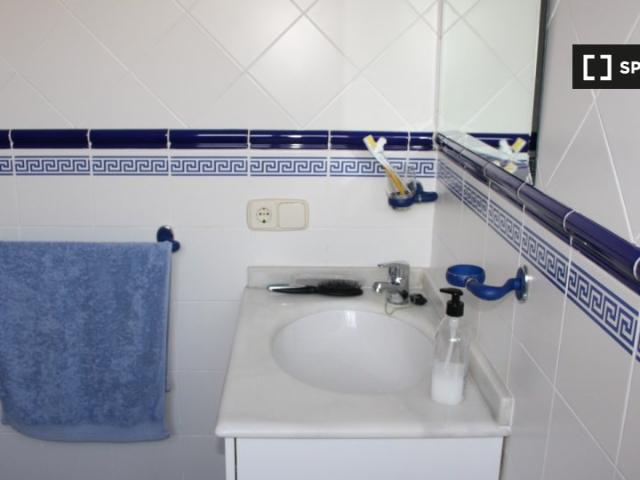 Se alquila piso de 4 habitaciones en Riba roja de Túria