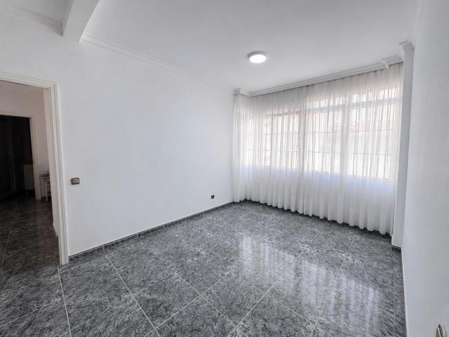 SE ALQUILA PISO DE UN DORMITORIO CON AGUA Y LUZ INCLUIDA EN MARPEQUEÑA