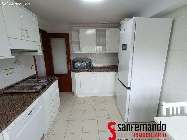 Se alquila PISO DUPLEX DE TEMPORADA de dos habitaciones y dos baños en la Avenida de los Castros