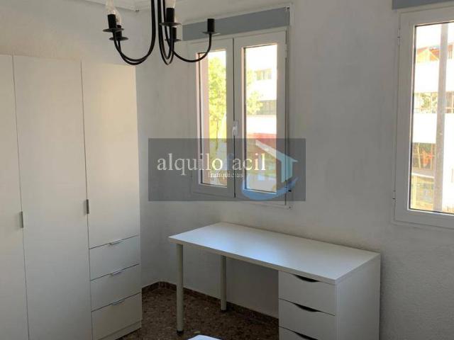 SE ALQUILA PISO EN C/ BATALLA DEL SALADO DE 3 DORMITORIOS POR 750€ | 750 €, 80 m²