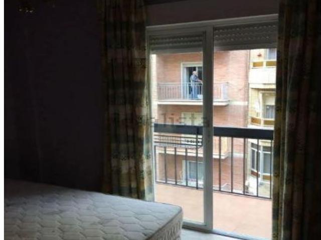 SE ALQUILA PISO EN CALLE SANTA CLOTILDE IDEAL PARA ESTUDIANTES