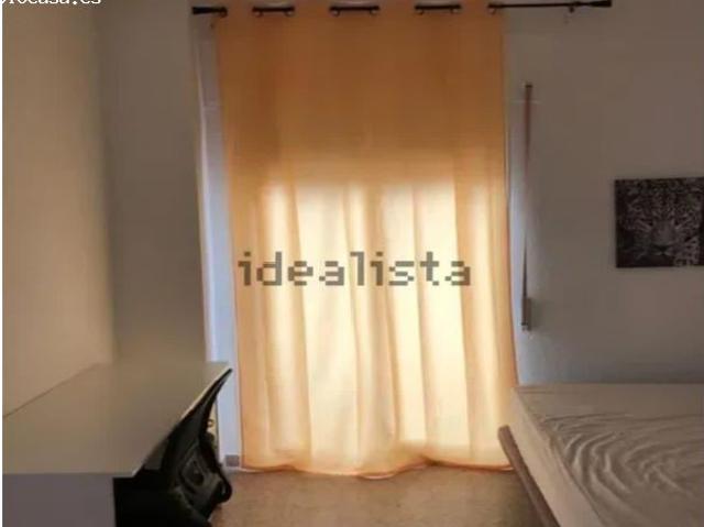 SE ALQUILA PISO EN CALLE SANTIAGO LOZANO IDEAL PARA ESTUDIANTES