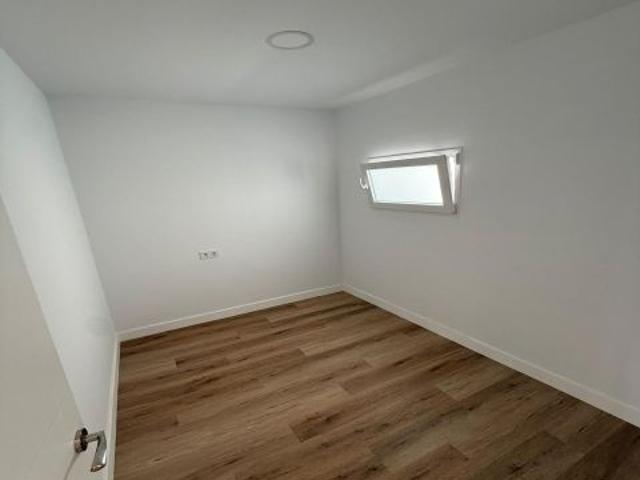 Se alquila piso en Almatriche, recién reformado y a estrenar. Sin muebles