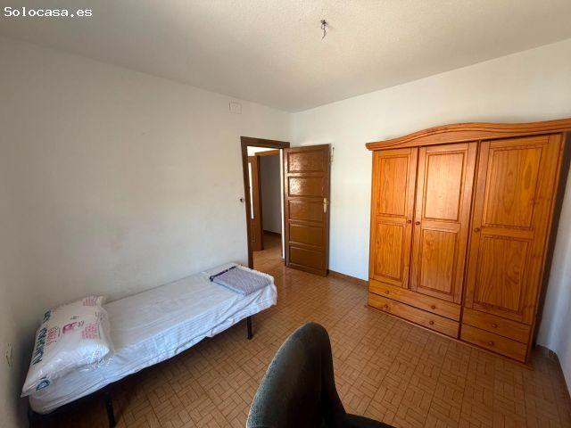 Se alquila piso en avenida de Murcia junto al campus de Cartuja. Curso 2026 2027