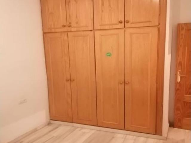 SE ALQUILA PISO EN GRANADA