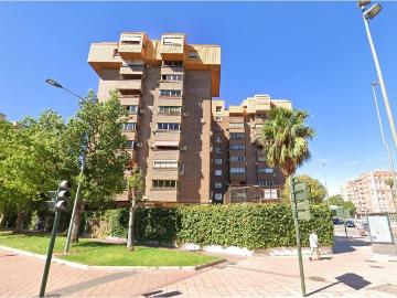 SE ALQUILA PISO EN EDIF. TORRENUEVA