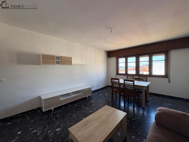 Se alquila piso en Loureiro Crespo