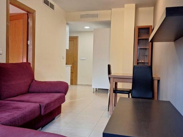 Se alquila piso en La Alberca de tres dormitorios