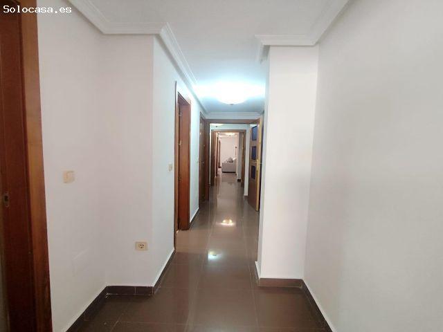 ? Se alquila piso en pleno centro, SIN MUEBLES – C/ del Carmen