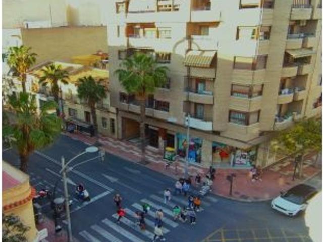 SE ALQUILA PISO EXCLUSIVAMENTE A ESTUDIANTES