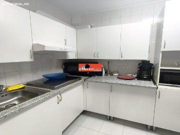 SE ALQUILA PISO LUMINOSO CON MUEBLES A ESTRENAR