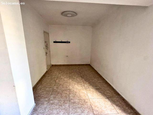 SE ALQUILA PISO MUY CENTRICO DE 2 DORMITORIOS SIN MOBILIARIO
