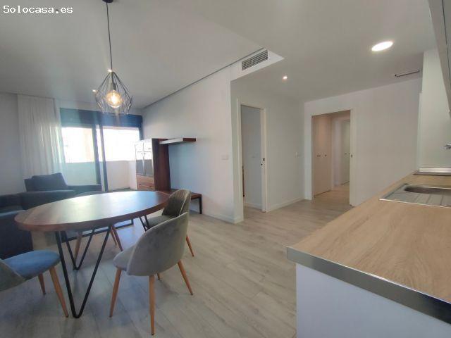 Se ALQUILA piso NUEVO junto a JUAN CARLOS I, con TERRAZA, GARAJE Y PISCINA