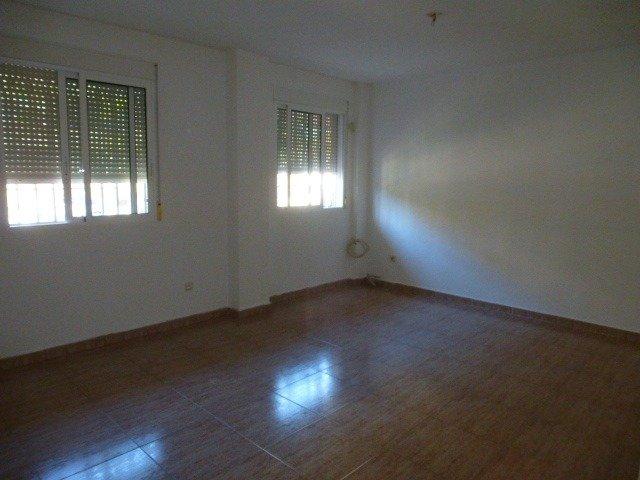 SE ALQUILA PISO PARA 3 ESTUDIANTES EN LA FLOTA
