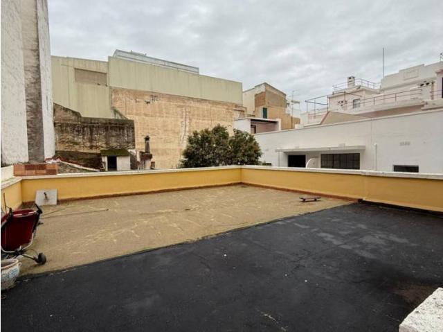 SE ALQUILA PISO PARA ESTUDIANTES, CON TERRAZA, EN JUAN CARLOS I