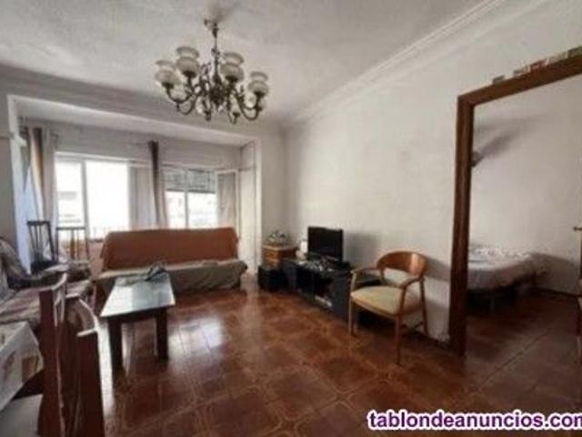 Se alquila piso para estudiantes de cuatro habitaciones