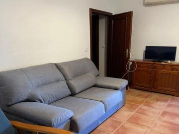 SE ALQUILA PISO PARA ESTUDIANTES O PROFESIONALES, EN AV. DIVINA PASTORA