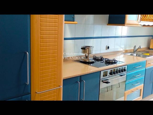 SE ALQUILA POR TEMPORADAS APARTAMENTO EN CAMBADOS