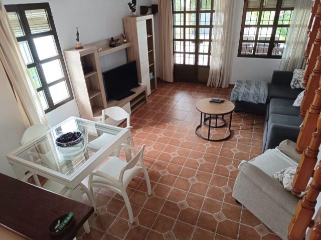 SE ALQUILA PRECIOSO CHALET PAREADO HASTA FINALES DE JUNIO EN LA CALA DE MIJAS DE 2 DORMITORIOS