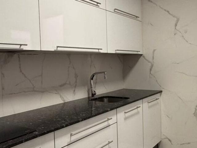 Se alquila vivienda de 3 habitaciones en Rúa Rosalía de Castro