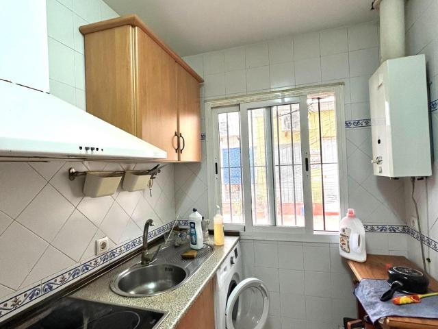 Se alquila vivienda en Burguillos, situada en pleno centro del municipio, con todos los servicios necesarios a pocos minutos