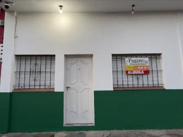 Se Alquila Vivienda en Esquina de Azara y Brown