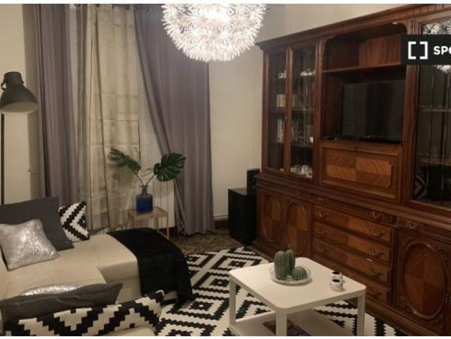 Se alquilan habitaciones en apartamento de 3 dormitorios en Bilbao