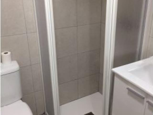 Se alquilan habitaciones en apartamento de 4 dormitorios en Benimaclet