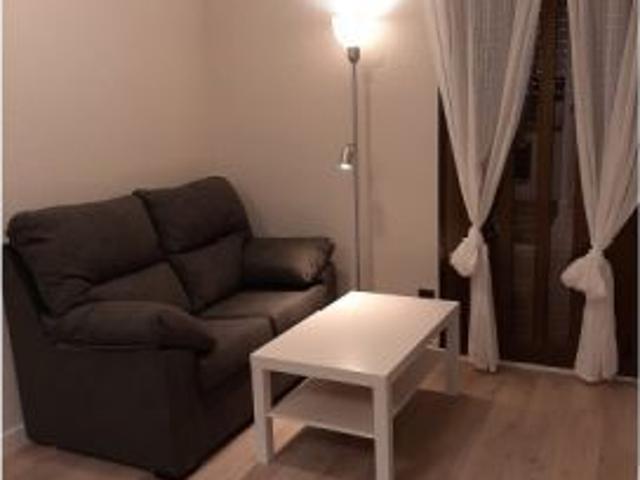 Se alquilan habitaciones en apartamento de 4 dormitorios en Delicias