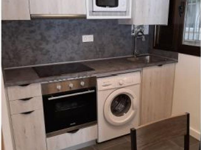 Se alquilan habitaciones en apartamento de 4 dormitorios en Delicias