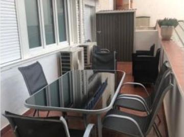 Se alquilan habitaciones en apartamento de 5 habitaciones en Parque De Juan De Austria