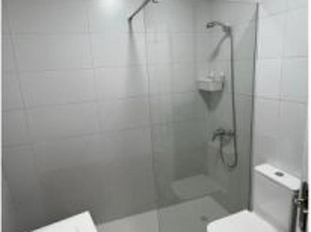 Se alquilan habitaciones en apartamento de 6 dormitorios en Malasaña