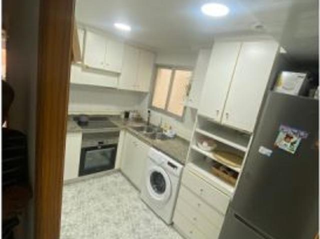 Se alquilan habitaciones en piso de 3 habitaciones en Mislata