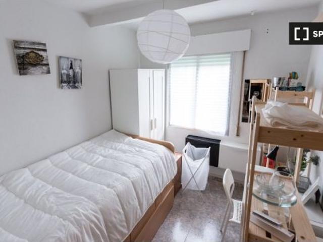 Se alquilan habitaciones en un apartamento de 4 dormitorios en Getafe