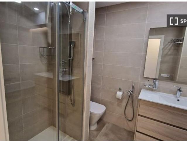 Se alquilan habitaciones en un piso de 4 habitaciones en Cerdanyola del Vallès, Barcelona