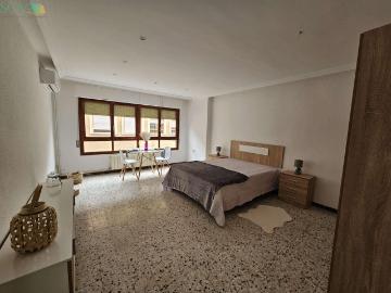 SE ALQUILAN HABITACIONES MUY GRANDES EN LA GARROBA NOVELDA ALICANTE