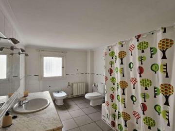 SE ALQUILAN HABITACIONES MUY GRANDES EN LA GARROBA NOVELDA ALICANTE