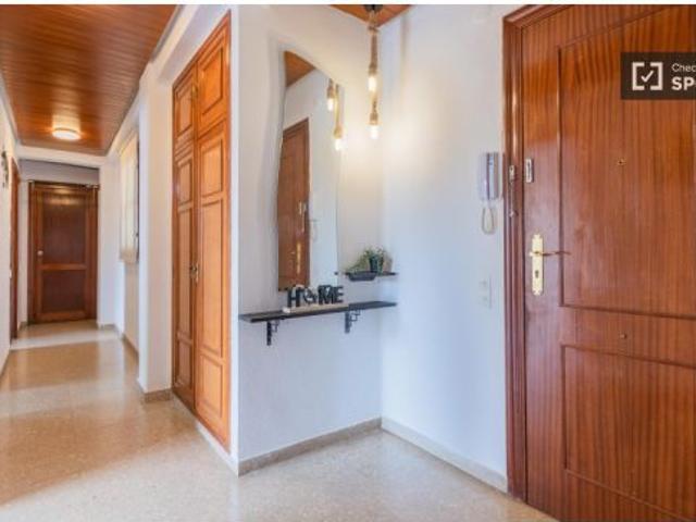 Se alquilan habitaciones para mujeres en piso compartido de 2 habitaciones en Almàssera