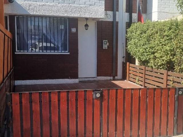 SE ARRIEND CASA RECIEN PINTADO CONDOMICIO CERRADO