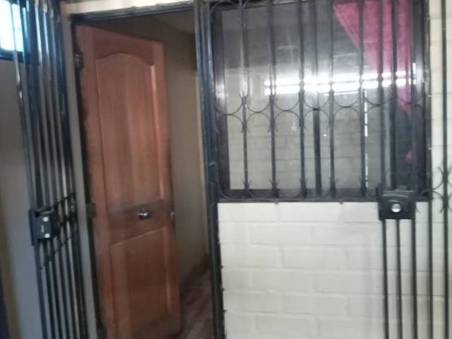 SE ARRIENDA VIVIENDA