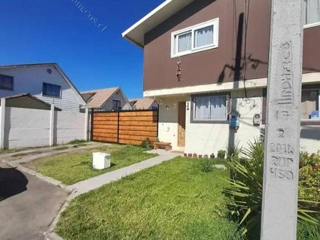 SE ARRIENDA ACOGEDORA CASA CONDOMINIO SEGURO LA CRUZ