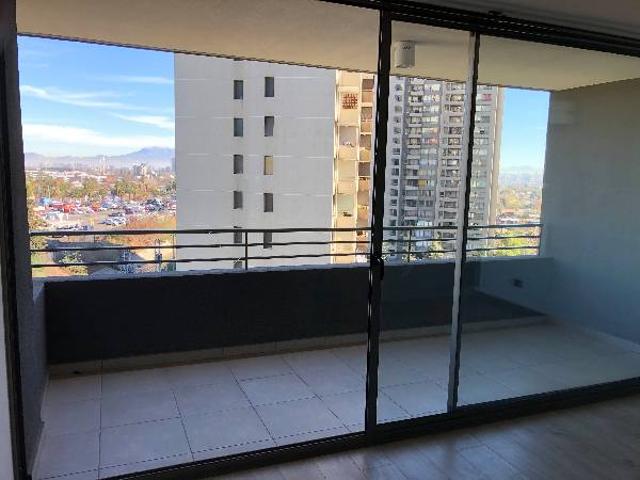 Se arrienda amplio departamento en promoción