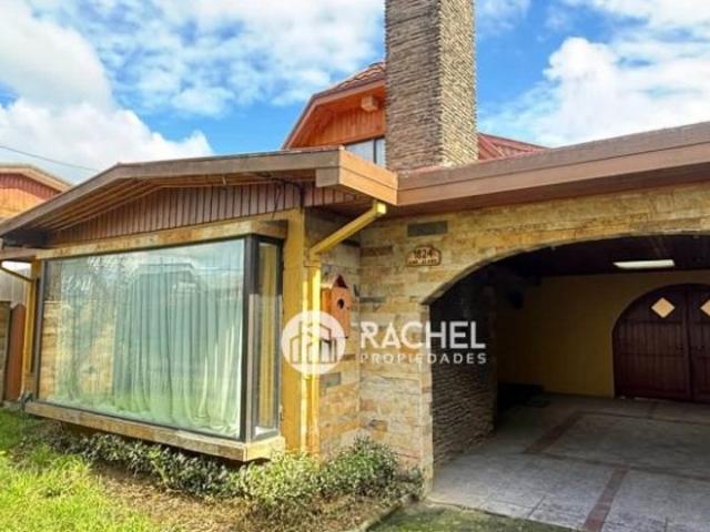 SE ARRIENDA AMPLIA CASA CON 5D CERCANA A COLEGIO GREEN HOUSE