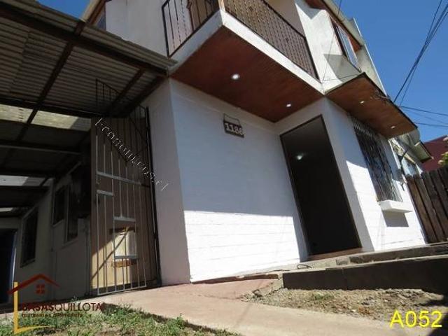 Se arrienda amplia casa de 2 pisos