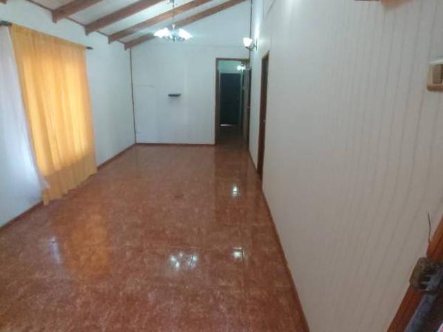 Se arrienda amplia casa en Lampa