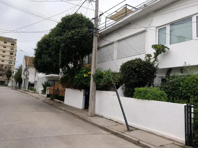 Se arrienda amplia casa en sector poniente viña del mar